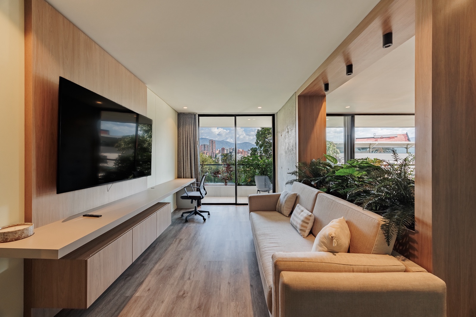 7afe5153-0b04-427f-bb67-a16cf4b03867