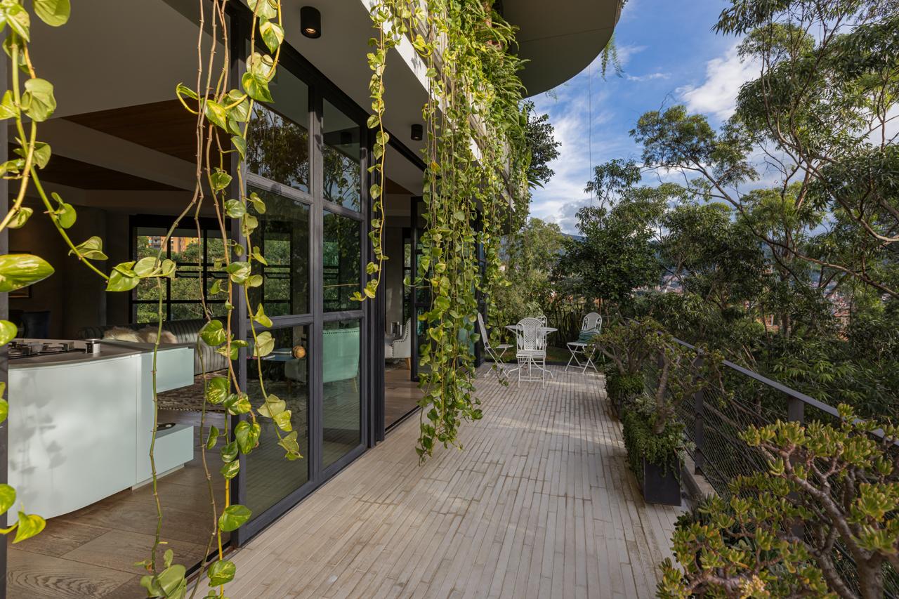 PHOTO-2025-08-01-12- 3