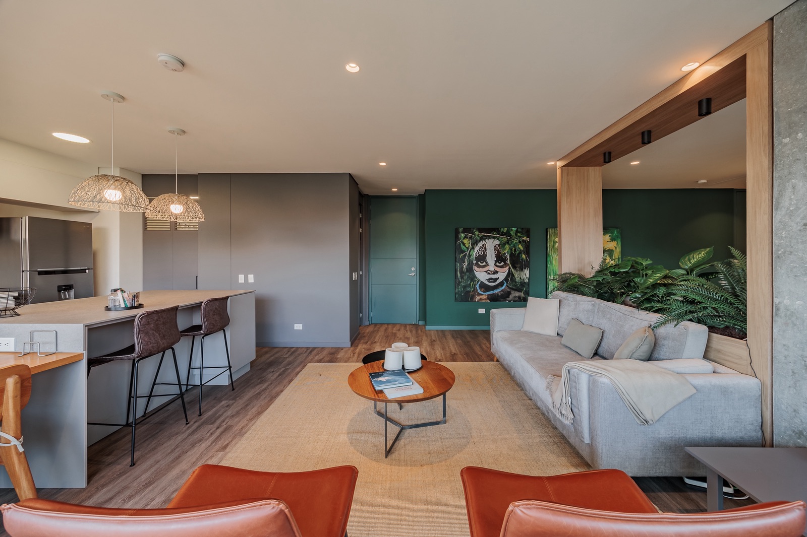 ec12c927-1949-4c18-a6f9-4a76eb31adab